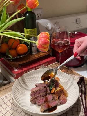 filet mignon with a balsamic reduction & roasted potatoes🥩 #steak #kitcheninspo #DinnerIdeas #cookingathome #ValentinesDay #Recipe #dinnerfortwo #howtocook 