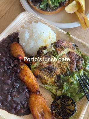 Porto’s ✨  #portos#portosbakery#lunchdate#orangecounty#portosbakeryandcafe #lunch#platodepollo#yoursigntogo