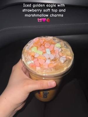 9/10 porque parece que les vendieron el sof top 🥲💗 @Dutch Bros Coffee #dutchbros #valentinescoffee #dutchbroscoffee #dutchbrosdrinks #valentinesdrink #icedgoldeneagle #goldeneagle #coffeeorder  