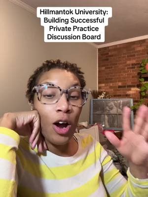 Class discussion board! What’s your money goals for your private practice, what are some barriers coming up for you? Let’s chat. #counselorsoftiktok #therapistsontiktok #therapreneur #privatepracticetherapist #hillmantok #tiktokuniversity #hillmantokuniversity #mentalhealththerapist 