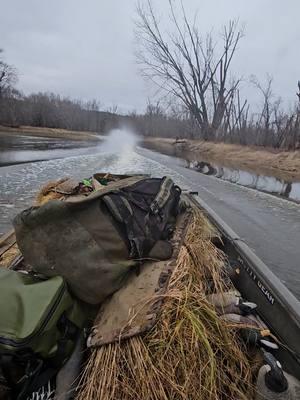 Duck hunting voat stuff! #gatortail #duckdepression #mudboat #duckhunting #waterfowl #waterfowlhunting #waterfowlhunter #shottygear 