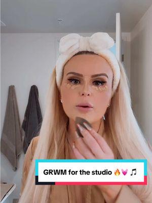 GRWM for the studio babes 🔥🎵 boutta write a HIT today!!! Get dressed with me in the next video  #grwm #getreadywithme #studiogrwm #getreadywithmestudio #2025 #newyearnewme #studioglamonspo #makeupinspo #blonde #glamup #spillingtea #thisandyap #grwme #glamtime #glamtimewithme #MakeupRoutine #studioday #situationships #situationshiptalk #fboysbelike #fboys 