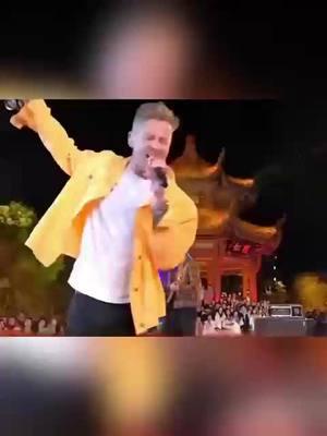 ！ 🎶 OneRepublic makes history as the first American band to perform at the China Spring Festival Gala! 🇺🇸🇨🇳 Tune in and enjoy their amazing music! 🎤✨ #OneRepublic #SpringFestivalGala #ChineseNewYear