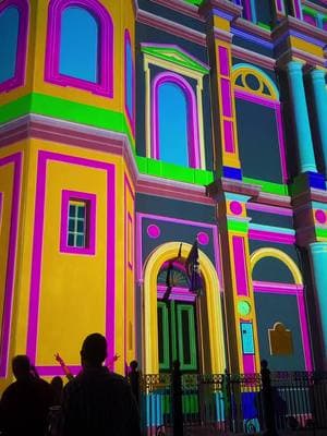 Jackson Square is all dolled up for Super Bowl LIX ✨💕 #stlouiscathedral #neworleans #jacksonsquare #louisiana #superbowllix 