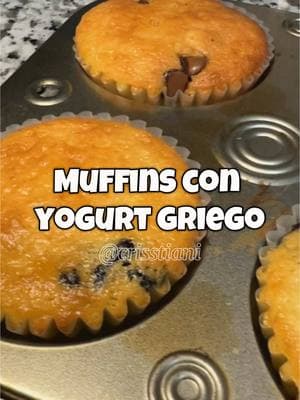 Dale otros usos al yogurt 😉 #muffins #yogurt #yogurtgriego #greekyogurt #recetas #foodvideo #recetas #postres #muffin #recetasparati 