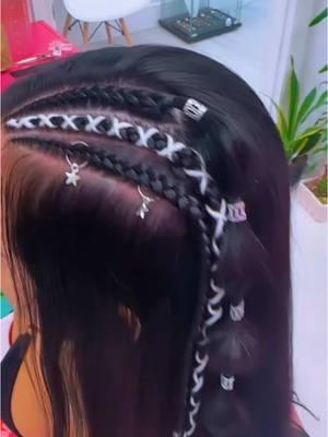 Side look for a fun twist. #onthisday #braids #braidsmiami #miamibraids #trenzasmiami #miamihair #sidebraids #festivalhair #burningmanhair #loveburn #hairaccessories 