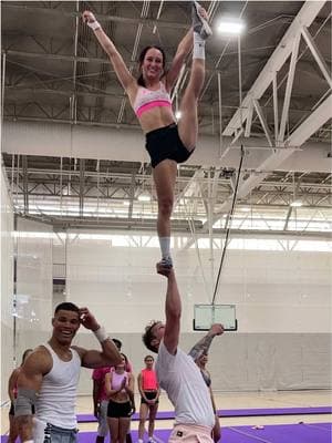 Still my all time favorite stunt video I’ve ever gotten 😎 #lockjaw #cheerleading #weberstate #utah #onehand #budu 