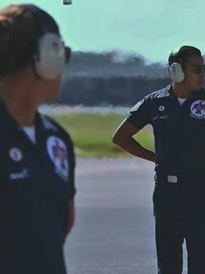 #usairforce #aviation #fighterpilot #gforce #airshow #fighterjet #thunderbird #foryou 