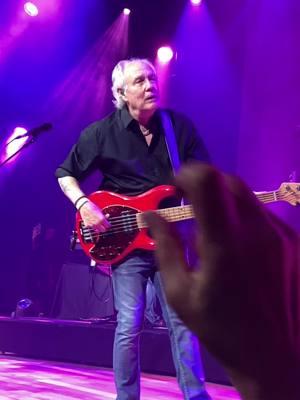 👀Little River Band🫵@Little River Band #concerts #songs #bassplayer #live #ustour #70smusic #rockmusic #lrb #guitartok #guitarists #fyp #fy #lady #littleriverband #setlist #rocknroll 