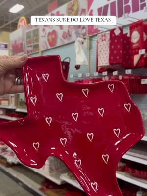 Texans🤪😂❤️ #texas #texasgift #valentinesgiftbasket #heb #destinationholiday  #valentinegiftidea #giftbaskt #DIY 