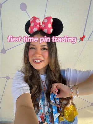 first time pin trading vlog!!! 🐭📌💖🌟 come with me to pin trade around magic kingdom for the first time :)) #pintrading #disneypintrading #pintradingdisney 