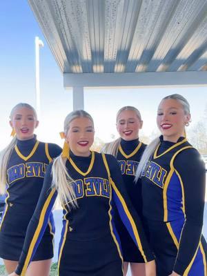 yay pre nattys #liveoakhigh #liveoakcheer #nattysseason @ava craig @Denbree Stockman @Halle Carter 