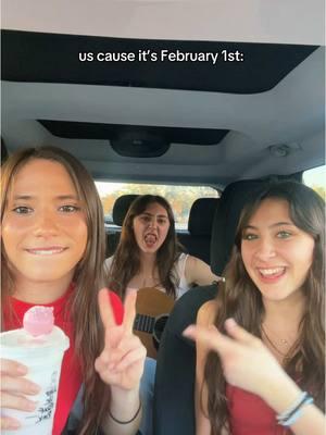 they didn’t have the valentine’s day cake pop😭😭#1stofthemonth #ValentinesDay #febuary14th #hellosister #hellosistermusic #sisterband @GRACE ☻︎ @Gabriella @scarlett:))  @Beabadoobee @Starbucks 