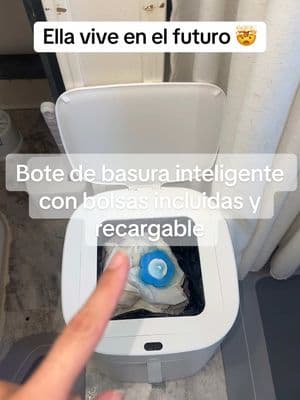 Este Basurero inteligente recargable que tiene mi suegra me encantó me compraré uno pa mi casa #botedebasura #botedebasuraconsensor #basureroelectronico #inteligenttrashcan #sensor  #smartbintrashcan #smarttrashcan #baño #bañolimpio #hispanictiktok #latinosenusa #parati #hispanos #fyp #TTSDelightNow #giftguide 