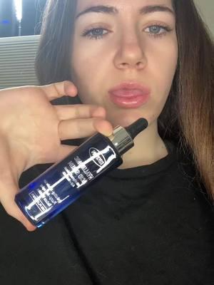 Another TikTok shop product I love 🤍🤍 #ISTON #foryoupage #hyaluronicacid #TikTokShop #viralvideo #hydratedskin #antiaging #antiwrinkleserum 