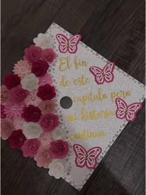 CUSTOM GRAD CAP TOPPER AVAILABLE👩🏻‍🎓 use link in my bio to request an order for SPRING 2025☺️ order before it’s too late!! ALSO we are going to ignore the fact that there was a typo on the topper which I didn’t see until the topper was completely done🥲 #mgmcreations #mexicanpride #mexico #mexican #rolledflowers #paperflowers #floresdepapel #parati #fyp #foryou #foryoupage #gradcap #gradcaptopper #firstgen #firstgeneration #latinagrad #gradcapdesigns #graduationcapdesigns #gradcapideas #pinkgradcap #floralgradcap #floralgradcapideas #latinaownedbusiness #mexicanowned #classof2025