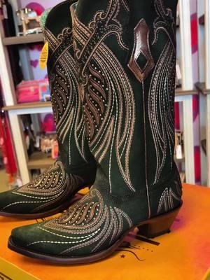 2025 Corral Green Overlay Stud Western Boots 🤩 Now online and instore #thechandelierroseboutique #nataliatexas #shopsmall #SmallBusiness #corral #corralboots #westernfashion #westernwear #westernboots 