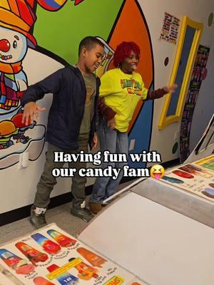 #satudayvibes 📍3300 Centerville Hwy Snellville  🌞 Sat⏰️12-8  🌞 Sun⏰️ 12-6pm  🌞candy Grapes flavors: cotton candy & 🍑 Dole flavors: pineapple 🍍 & Mango 🥭 mix #thingstodoatlanta #candystore #gwinnettcounty #snellvillega #pov #dolewhip 