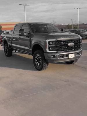 This is no ordinary F250 Platinum! Who can spot the upgrades this Super Duty had installed? 👀 #alumiduty #fordf250 #fordtrucks #superduty #platinum #powerstroke #ridefox 