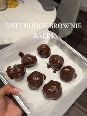 Been eating these the past 2 weeks! Recipe from @elle gibson 🫶🏽 #dates #dateballs #sweettreat 