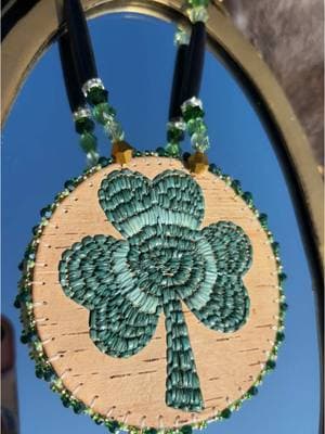 #quillwork #porcupine #porcupinequillwork #birchbark #dyedporcupinequills #authentic #ojibwemade #handmadejewelry #green #clover #shamrock #nativeamerican #irish #fypシ 