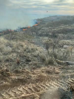 February 1 working with a Beautiful Group #wildfires #texaspahandle #grassfire #morotrgrader #bladehandshit #teamworkmakesthedreamwork #godisreal 