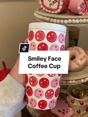 Simple Modern cups are changing the Valentine’s game!!! ❤️🩷❤️🩷 #simplemodern #valentinestumbler #valentinesdaygift #giftsforher #galentinesday #simplemodern #lovelanguage #tumblersoftiktok #coffeetiktok #smileyface 