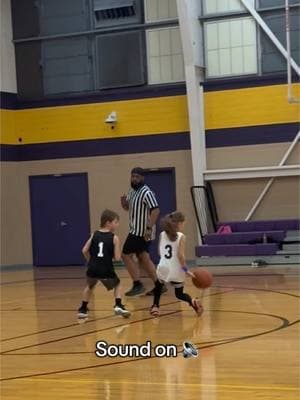 When adults are adulting and can show love even to their kid’s opponent. 👏 #jb3 #sportsmanship #bucket #babybuckets #whatamove #basketball🏀 #minipaigebueckers #girlpower #thefutureisfemale #wbb #workhardplayhard #ballin #youthsports 