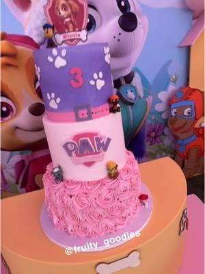 Treats and cake by Us! 3rd year in a row making the treats and cake for this beautiful family 💕 #pawpatroltreats #pawpatrolcake #pawpatrolparty #pawpatrolbirthday 