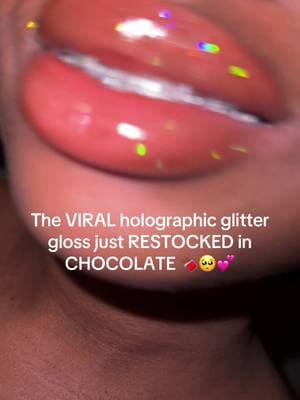 I need that 🥺🍫💕 #glitterygloss #chocolategloss #glittergloss #lipgloss #glitterlipglosses #glittery 