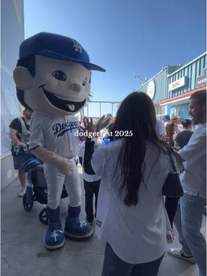 organization was HORRIBLE but i still love my dodgers 💙 #dodgers #dodgerfest #losangeles #fyp 