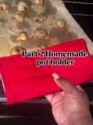 Let some homemade potholders together pick the size you want cut it out and so it’s that easy.  @Homemade With Tee #homemade #handmade #handmadegifts #potholder #sewingtutorial #potholder #valentinesdaygift #sewingtutorial #blackgirlsewing #sewing 