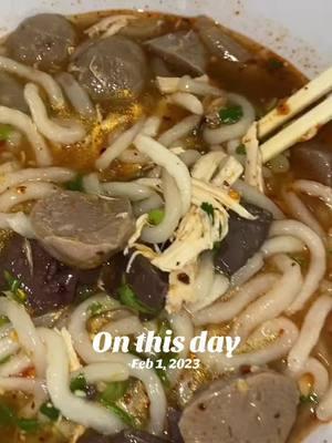 #onthisday this shit would hit real good on these cold days!! #eatwithnoi #eatwithme #fyp #food #Foodie #letseat #eat #eating #eatingshow #foodies #foodtiktok #mukbang #snack #snacks #dinner #lunch #yummy #khaopieksen #homemade 