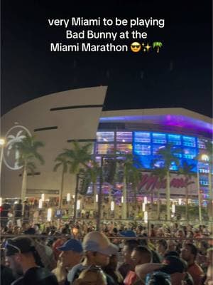 Bad Bunny & all reggaeton will be on repeat at the Miami Marathon  #miami #miamimarathon #marathonrunner #badbunny #dtmf #debitirarmásfotos #fpmovement #salomonrunning 