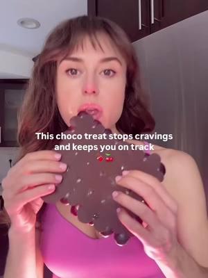 This should be illegal! A viral chocolate + 🍒 fix that fits your goals! You don’t need to cut out sugar to have abs; moderation is all that matters. #healthy #recipes #snack #dessert #healthyrecipes #berrybark 