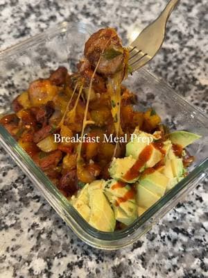 Breakfast Skillet Meal Prep ✨🔥 Ingredients⬇️ 4-5 yellow potatoes (peeled & cut into small squares) 4 chicken sausage links sliced 1/2 red bell pepper diced 1/2 green bell pepper diced 1/2 yellow onion minced 4 minced garlic cloves 1 small jalapeño minced Avocado oil (for cooking) Seasoned with: 1 tbsp paprika 1 tosp garlic powder 1/2 tbsp salt 1/2 tbsp pepper 1/2 tbsp chili flakes 1/4 cup of water For toppings: Half avocado per meal Your fav hot sauce we use @Melinda’s Hot Sauce  Shredded cheddar cheese Minced cilantro Find full instructions on my website [foodiesstayfit.com ] Enjoy!🫶🏼 #breakfast #breakfastideas #breakfastmealprep #mealprep #mealprepideas #mealprepping #mealprepsunday #healthyfood #fitnessfood #weightlossfood #EasyRecipes #EasyRecipe 