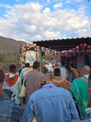 CANTANDOLE A LA Virgen De SAN LUCAS MICHOACÁN  #sanlucasmichoacan  #Huetamo  #compaanselmo  #AnselmoRecords  #tierracaliente  #Anselmomusic  ##Lospajaritosdetacupa  #fypage 