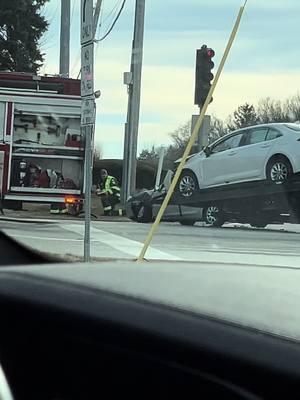 3 car crash just outside of south barrington part 2/3 #barrington #barringtonillnois #BFD #bpd @Code3Chi @🇺🇸🖤FHP💙🇺🇸 @Raelyn @Code2Illinois @Kayla @Thin Blue Line McHenry County @policecars01 