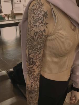 Now we just have to finish the inside of her arm😇 #fyp #foryou #foryoupage #tattoo #tattooartist #femininetattoo #femininetattoos #floraltattoos #mandala #femininesleeve #sleevetattoo 