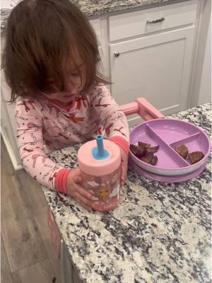 We have been using these cups for over a year! They’re her favorite ones to take everywhere! #zakdesigns #leakproofcup 