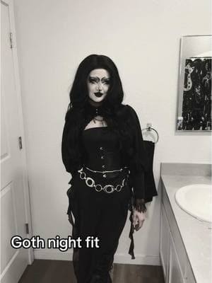 Felt very pretty last night #goth#tradgoth#gothnight#gothfashion#moderngoth#tradgothmakeup#fyp#alternative