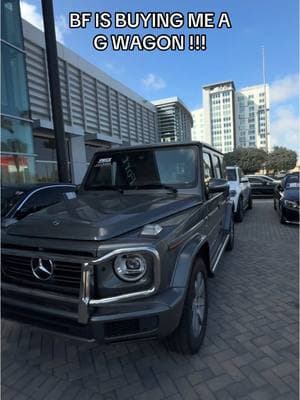 push present me right nowwww @JCook @Mercedes-Benz #fyp #pushpresent #benz #gwagon 