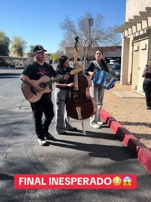 La sorprendimos ala manager del ihop con las mañanitas 🤩 con final inesperado ☺️ #videosgraciosos #norteño #tololocheyacordeon #sorpresadecumpleaños  #finalinesperado #detrasdecamara #ideasparacumpleaños #fyp #foryou #explorepage #ihop #trabajadoresdelihop