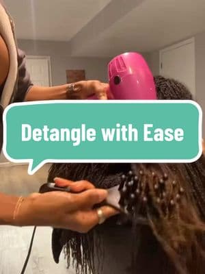 Wait no more… thank God for helping us detangel with ease!!! #lockbrush #locbrush #sisterlocks #sisterlocksjourney #microlocs #microlocsjourney #locstyles #locsjourney @MarQ Hairapy 