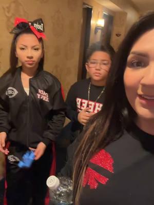 Its comp day😁📣  @𝐄𝐯𝐞𝐥𝐲𝐧♛ @JAMZ Cheer & Dance #momlifebelike #MomsofTikTok #teensoftiktok #momlife #teenagersoftiktok #cheerleader #cheerlifestyle #jamznationals #jamz2025 #daughtersoftiktok 