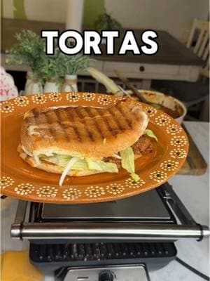 Tortas de carne deshebrada 🌮                                                              -                                                                                -                                                                                 -                                                         - #tortas #tortasdecarne #tortasmexicanas  #tostadora #grilling #sandwich #cocina #susteas #comidafacil #sanvalentin  #ValentinesDay  #viralvideo 