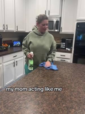 She knows me too well 😭 #momactslikeme #momisactinglikeme #actinglikeme #actinglikemechallenge #actlikemetrend #parentsactlikeme #trend #trending #viral #funny #foryou #foryoupage #fyp #actinglikemydaughter #trendy #trendingvideo #meme #actlikemydaughter #foryoupage #actlikemydaughtertrend 