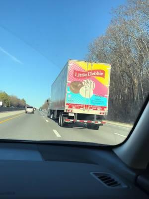 It’s me again🙏🏾🤲🏾 #littledebbiesnacks #littledebbie #lildebbie #sweets #sweettooth #bigback #bigbackactivities #18wheeler #trucker #snacks #funny #easycontent