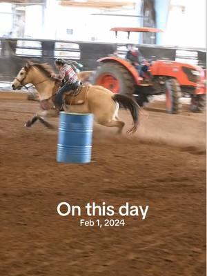 She looks so small 🥹 #onthisday #fypage #fyp #foryou #foryoupage #foryoupageofficial #louisiana #rodeo #barrelracer #barrelracers #barrelracingtok #louisianaliving #horses #cowgirls #barrelhorsesoftiktok #barrelhorses #barrelracingtips #barrelracing #paysliemartine #hearthorse 