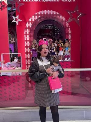 Celebrated my 26th birthday at the @American Girl store 🥰 #americangirldoll #samanthaparkington #americangirl #americangirlplace #newyork #birthday #ithinkiknowmoreaboutamericangirldoll 